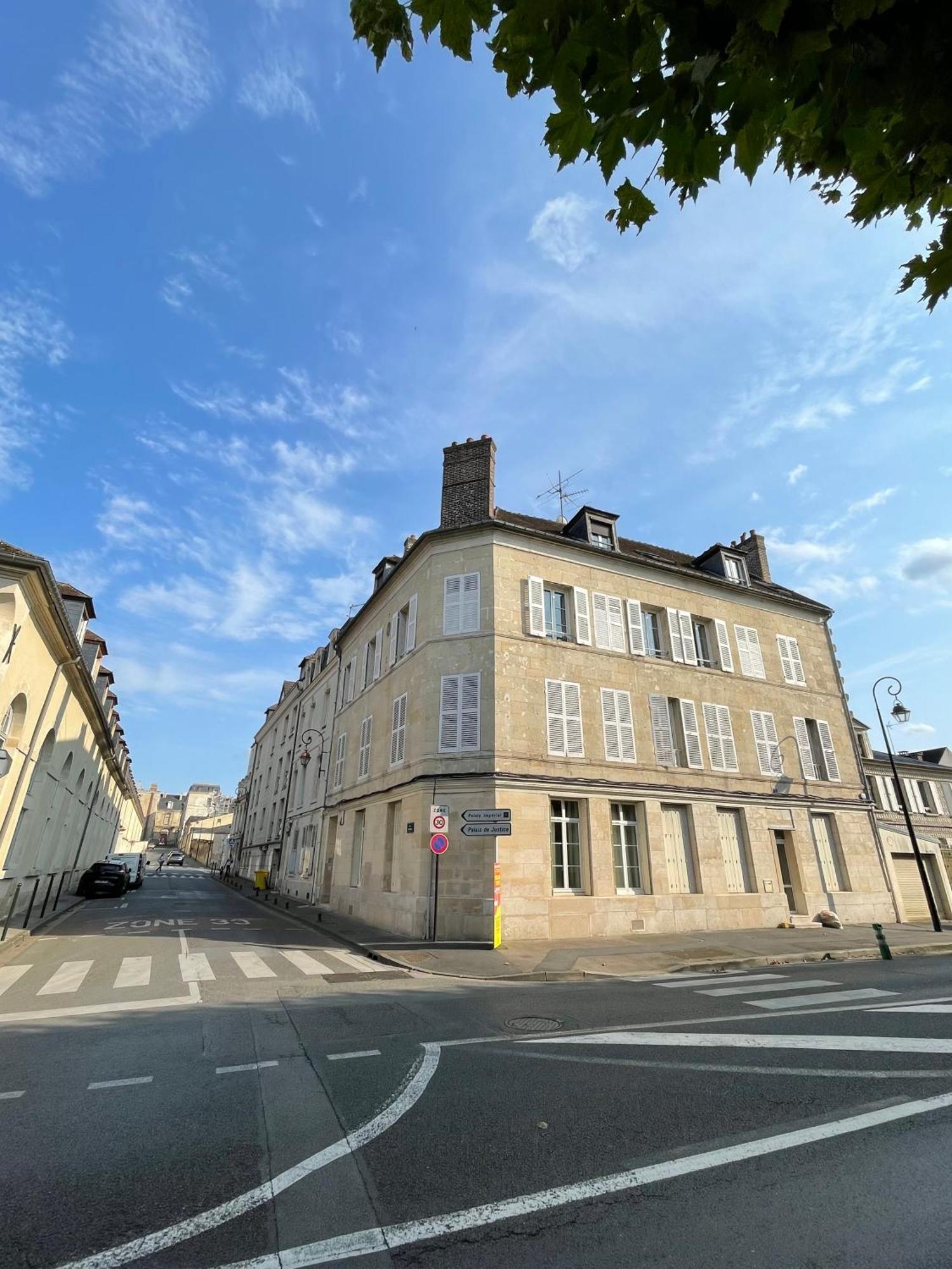 Charmant Appartement Dans Le Centre Ville, A 2 Minutes Du Palais Compiègne Kültér fotó
