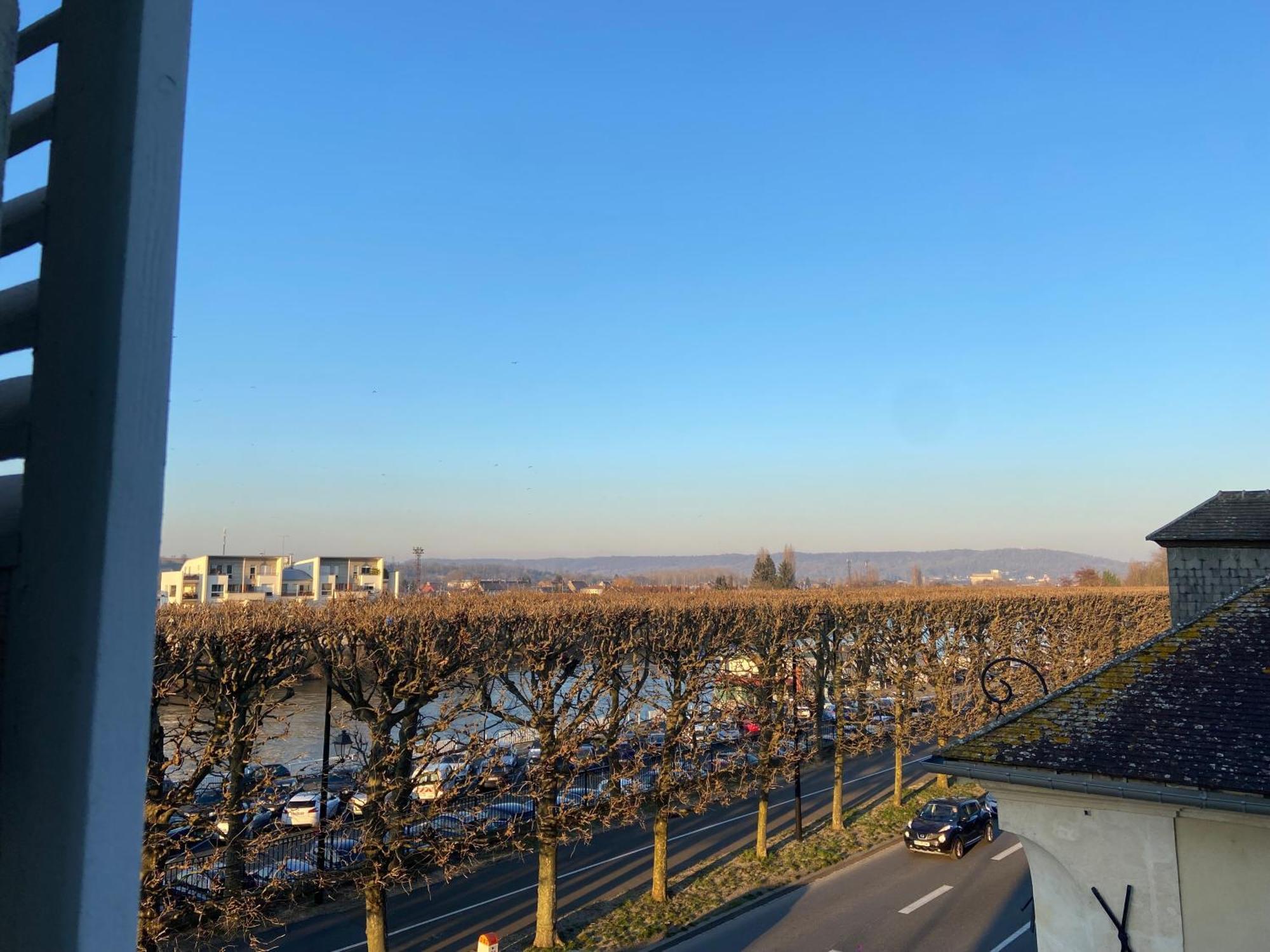 Charmant Appartement Dans Le Centre Ville, A 2 Minutes Du Palais Compiègne Kültér fotó